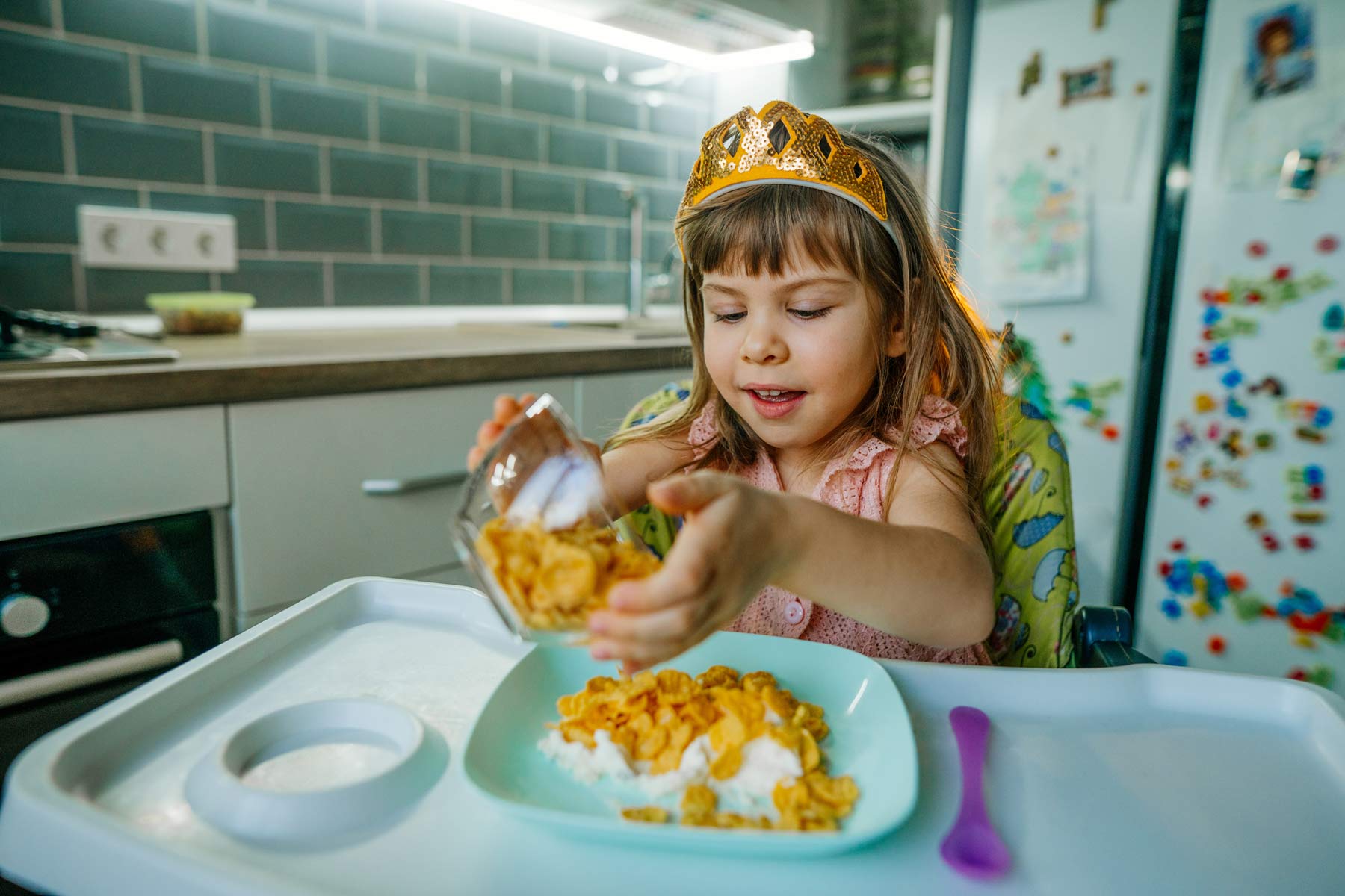 little-girl-eating-cereals-with-milk-2025-01-08-19-08-16-utc